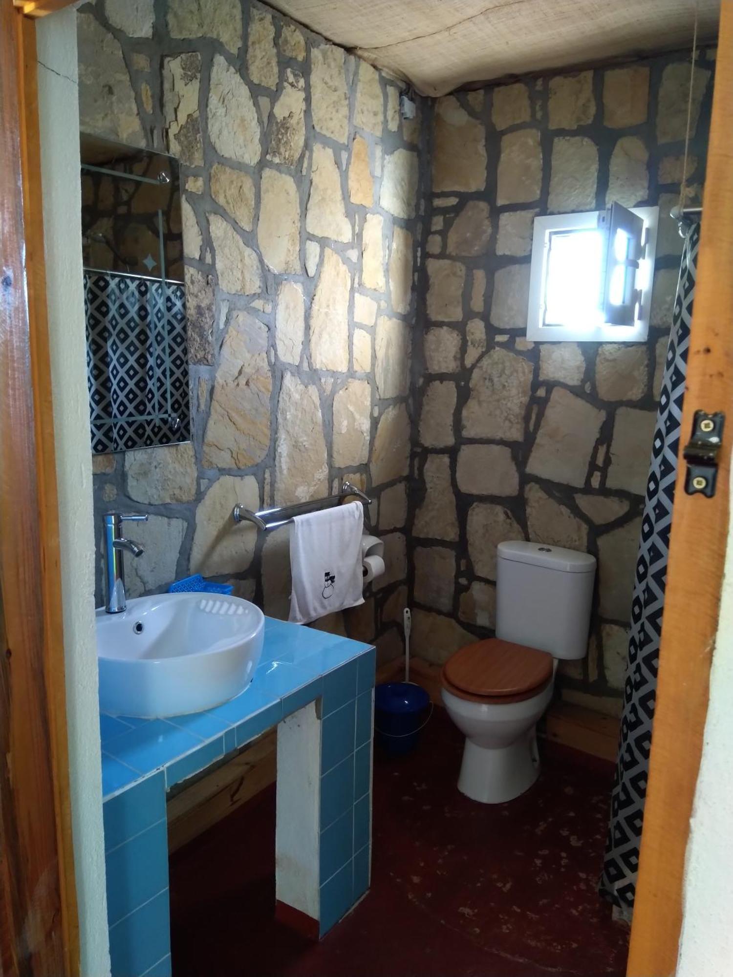 Chambre D'Hote Ristorante Pizzeria Liberta Ranohira Extérieur photo